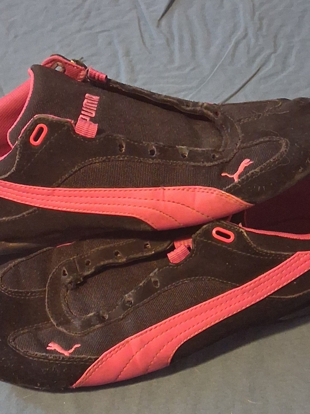 PUMA Women's Black & Pink Athletic Sneakers...no Laces